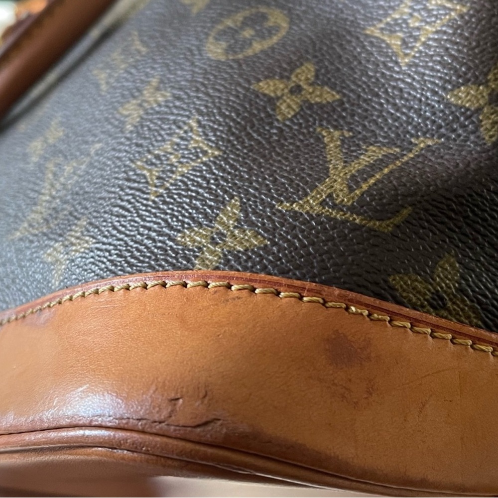 🔥Authentic Louis Vuitton Alma PM Monogram Handbag🔥 - Picture 9 of 15
